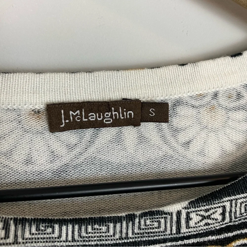 J. McLaughlin Catalina Cloth a button Sleeve Printed Top